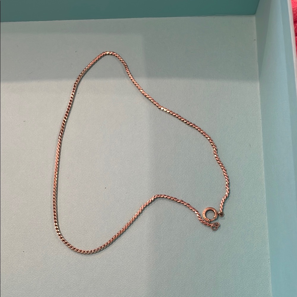 Elegant Gold Chain Necklace